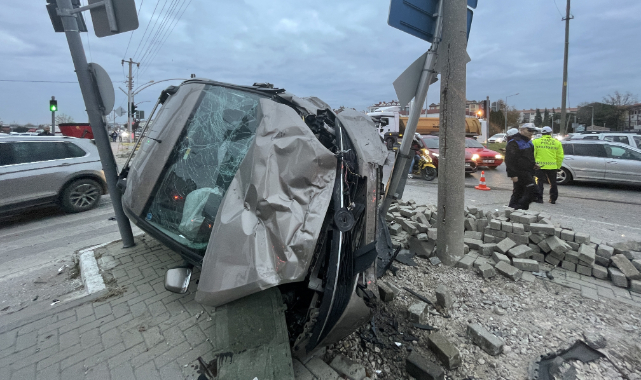 Edirne'de Zincirleme Trafik Kazası, 2 Yaralı