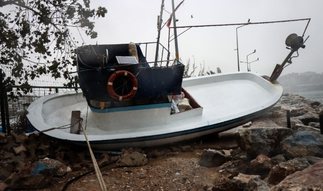 Gemlik Körfezi'nde Dalgaların Oluşturduğu Hasarın Boyutu Gün Ağarınca Ortaya Çıktı