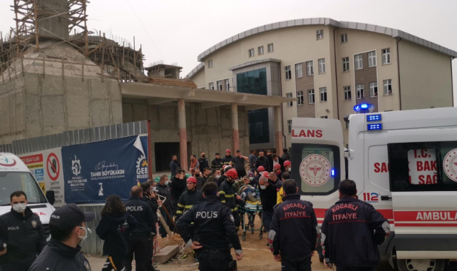 Kocaeli'de Cami İnşaatında Kubbe Kalıbı Çöktü, 8 Yaralı