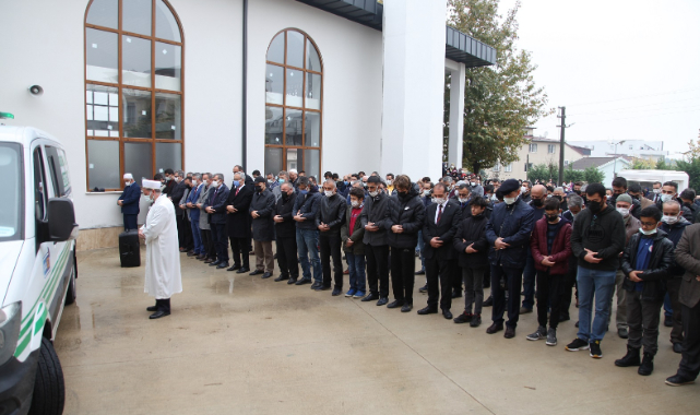 Kocaeli'de Lise Müdür Yardımcısı Kovid-19'dan Hayatını Kaybetti