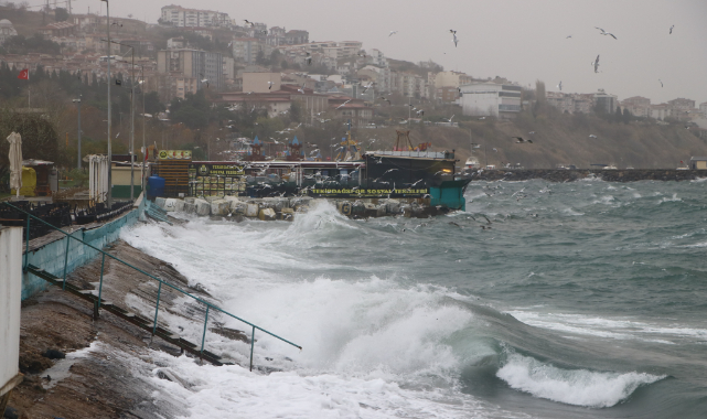 Marmara Denizi'nde Ulaşıma Lodos Engeli