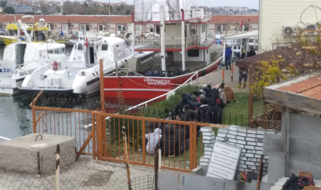 Tekirdağ'da Balıkçı Teknesinde 194 Kaçak Göçmen Yakalandı