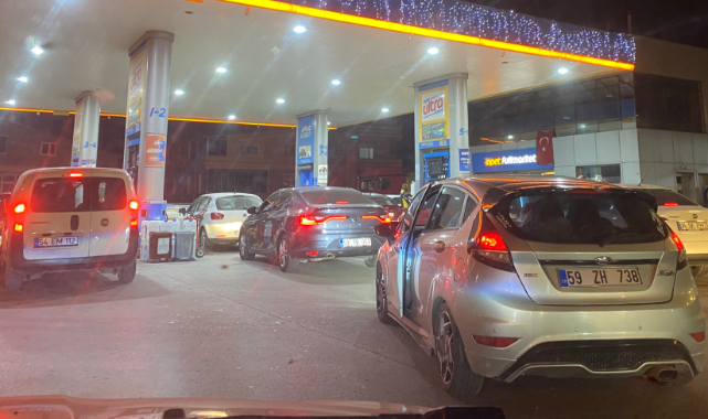 Zam Öncesi Çorlu’da Akaryakıt Kuyruğu