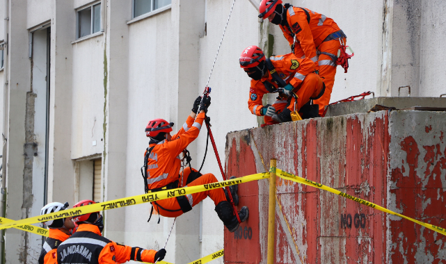 600 Kişilik Ekiple Deprem Tatbikatı