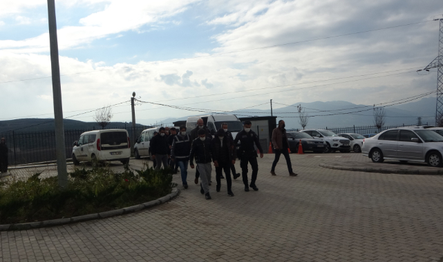 Gemlik'te Hırsızlık Şüphelisi 5 Kişi Yakalandı