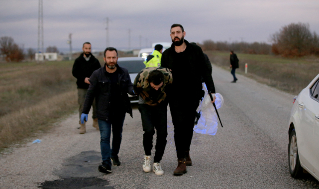 Otomobilde Mıknatısla Yapıştırılan Kutuda Uyuşturucu Ele Geçirildi