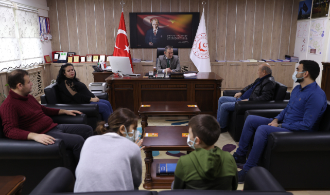 İki Çocuk Sahibi Çift Evini Yuvadaki Bir Çocuğa Da Açtı