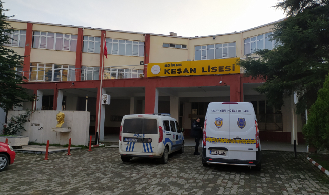 Okulun Bahçesindeki Hoparlörler Çalındı