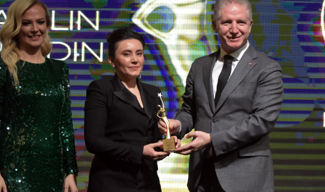 Bursa'da Başarılı İş Kadınlarına Ödül Verildi