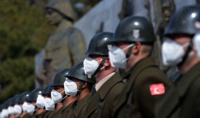 Çanakkale'de Şehitler Abidesi'nde Tören Düzenlendi