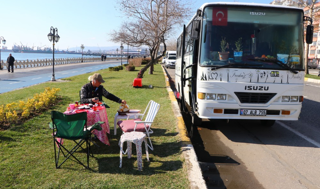 "Gezenti" Adını Verdikleri Karavanla İki Yıldır Şehir Şehir Dolaşıyorlar