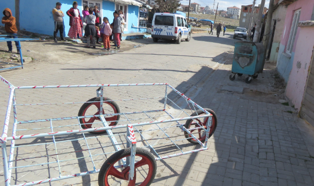Kavga Ettiği Üvey Kardeşini Silahla Vurup Kaçtı