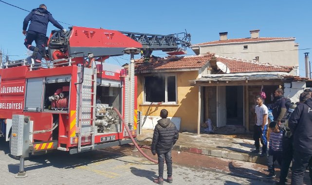 Lüleburgaz'da Yanan Ev Kullanılamaz Hale Geldi