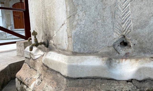 Tarihi Caminin Muslukları Çalındı