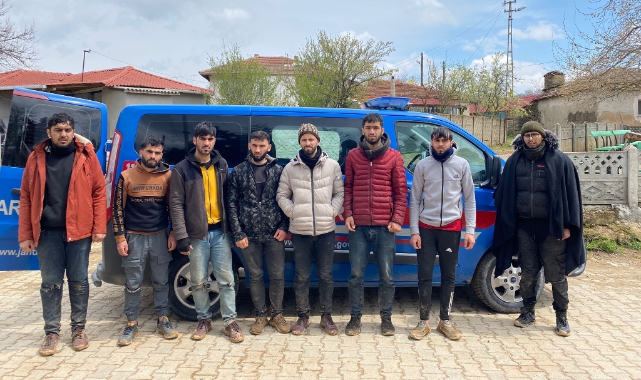 13 Düzensiz Göçmen Yakalandı