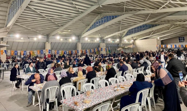AK Parti Çorlu İlçe Başkanlığı İftar Programı Düzenledi