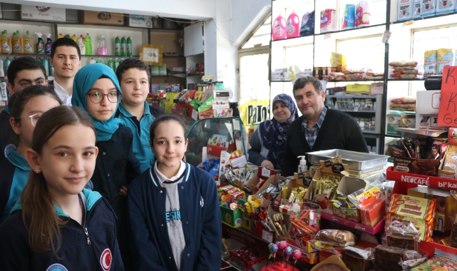Öğrenciler Harçlıklarıyla Veresiye Borçlarını Ödedi