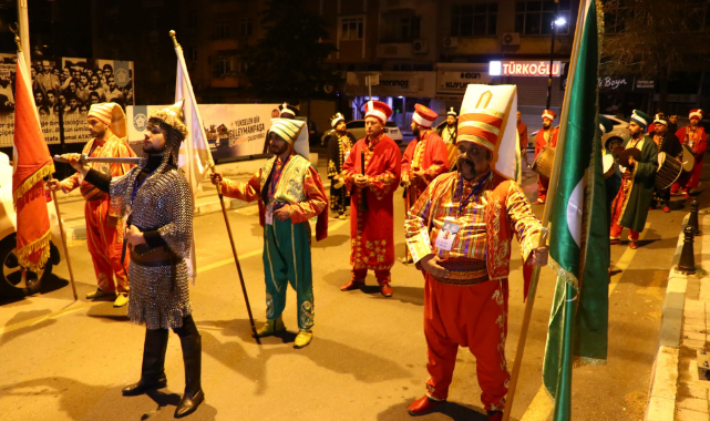 Vatandaşlar Sahura Mehter Marşlarıyla Kaldırıldı