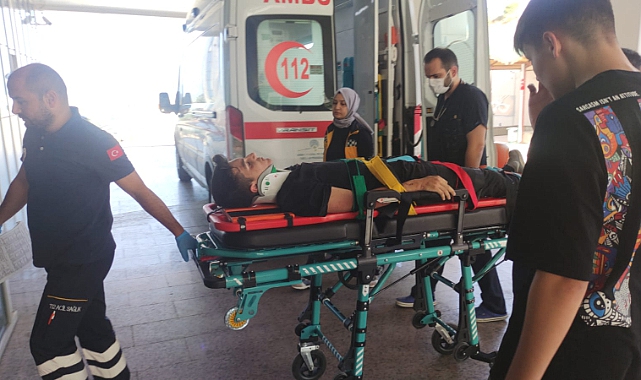 Bursa'da Otomobilin Çarptığı 2 Genç Yaralandı