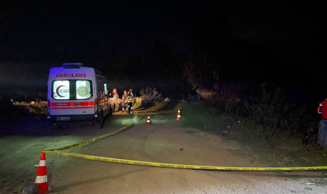 Otomobil Nehre Düştü, 2'si Ağır 3 Yaralı