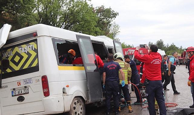 Balıkesir'de Feci Kaza, 7 Ölü 11 Yaralı