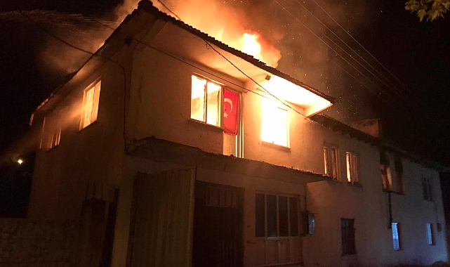 Balıkesir'de Şehit Babasının Evi Yandı