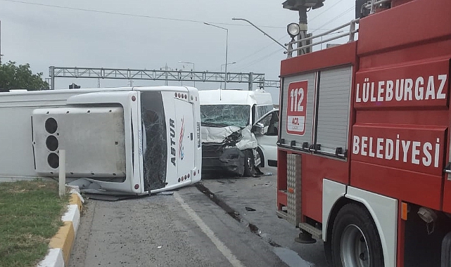 Fabrika İşçilerini Taşıyan Minibüsle Midibüs Çarpıştı, 11 Yaralı