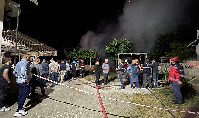 Sakarya'da Ahırda Yangın Çıktı