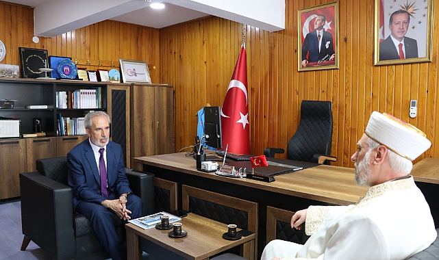 Bulgaristan Başmüftüsü Edirne Müftülüğünü Ziyaret Etti