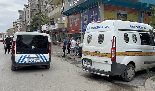 Kocaeli&#039;de Aracında Silahlı Saldırıya Uğradı