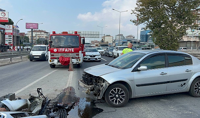 Kocaeli'de Otomobil Refüje Çarptı, 1 Yaralı