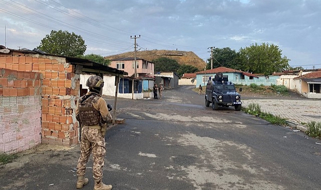 Kore Mahallesi'nde 17 Adrese Eş Zamanlı Operasyon, 6 Gözaltı