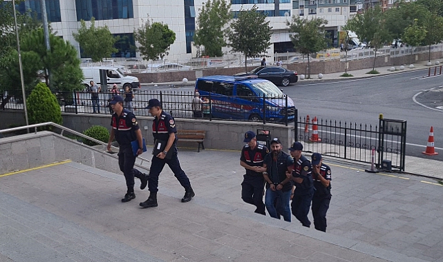 Karısını Tabancayla Öldürmeye Çalışan Zanlı 1 Ay sonra Saklandığı Evde Yakalandı