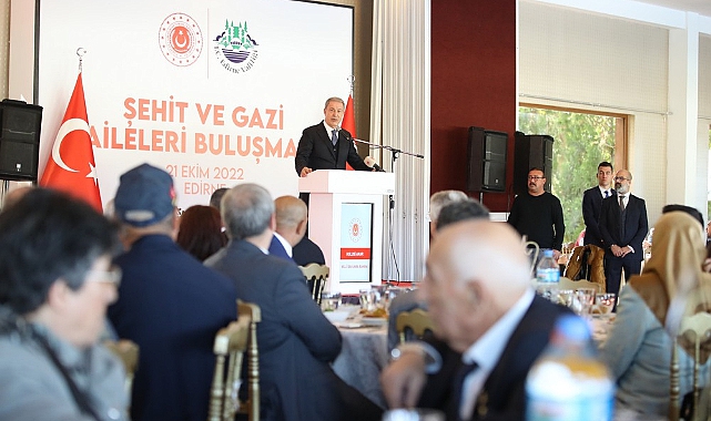 Bakanı Akar, Edirne'de "Şehit ve Gazi Aileleri Buluşması"na Katıldı
