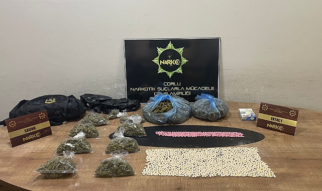 Çorlu'da Uyuşturucu Tacirinin Evinden 3 Kilo Skunk Binlerce Hap Çıktı