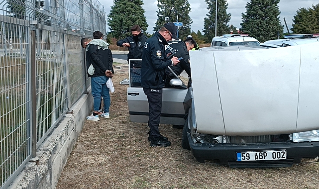 Polisten Kaçarken Kaza Yaptı, Otomobilden Uyuşturucu Çıktı