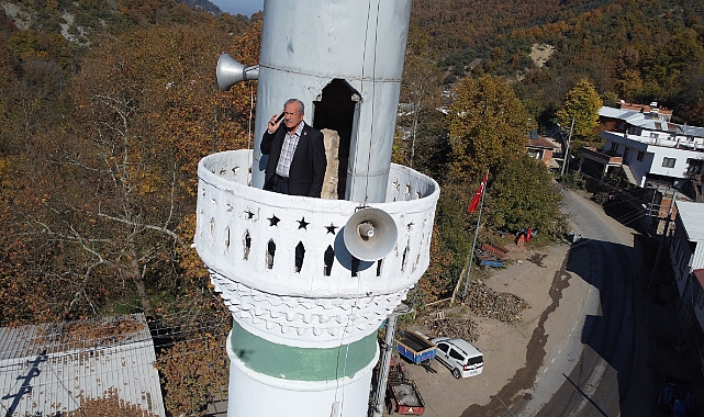 Bursa'da Telefonla Konuşmak İçin Minareye Çıkıyorlar!