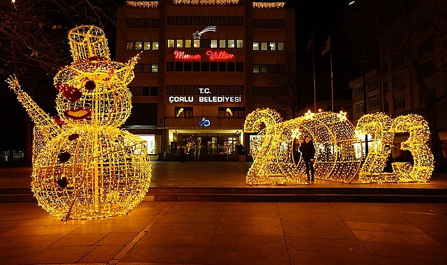 Meydanlar Işıl Işıl Oldu
