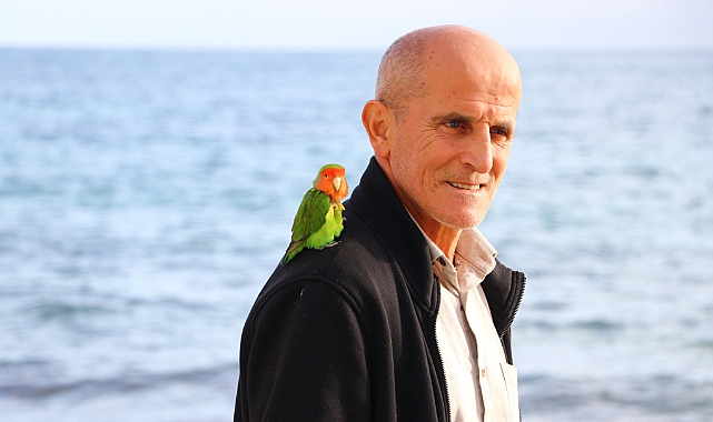 Papağan "Lara" İle Sahibinin Dostluğu Şaşırtıyor