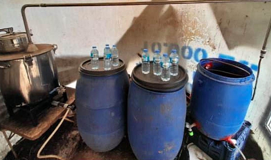 Tekirdağ’da Yılbaşı Öncesi Denetimler Arttı! Litrelerce Kaçak İçki Ele Geçirildi, 2 Gözaltı