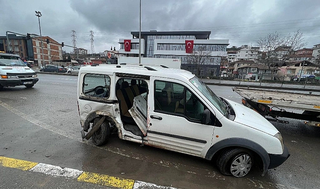 Yalova'da Kaza, 3 Yaralı