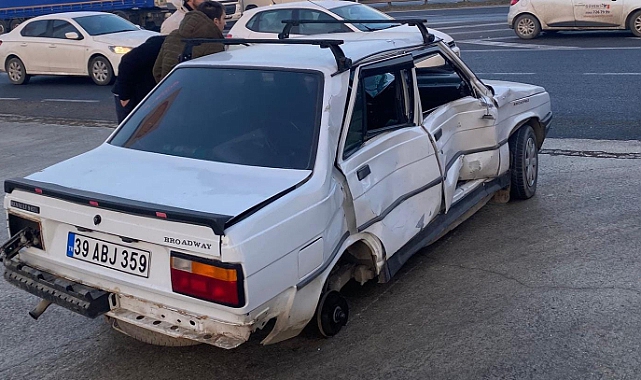 İşçi Servisi İle Otomobil Çarpıştı