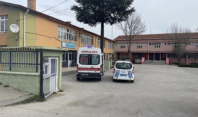 Kız Öğrenci Okulda Dehşet Saçtı! 5 Öğrenciyi Bıçakladı