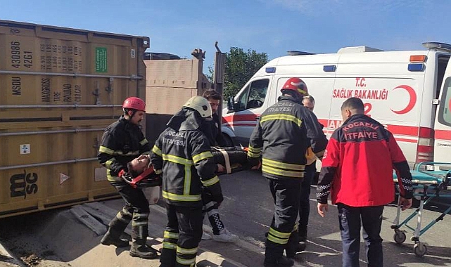 Kocaeli'de Tır Devrildi