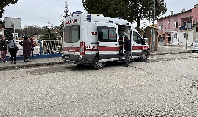 Kavga Ettiği Karısını Bıçakladı