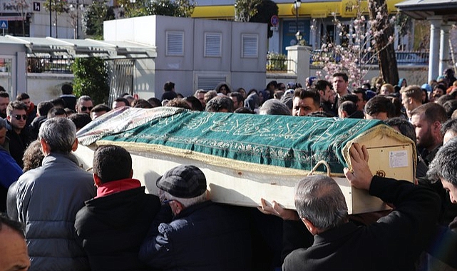 Trafik Kazasında Ölen Beste Gözyaşları Arasında Toprağa Verildi
