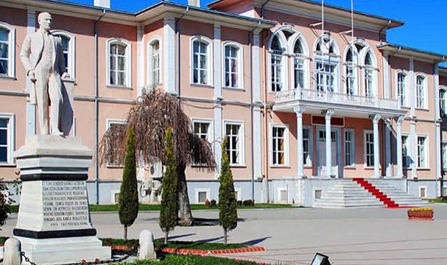 Yardım Malzemelerini Çalan Emniyet Müdürü Hakkında Valilikten Açıklama