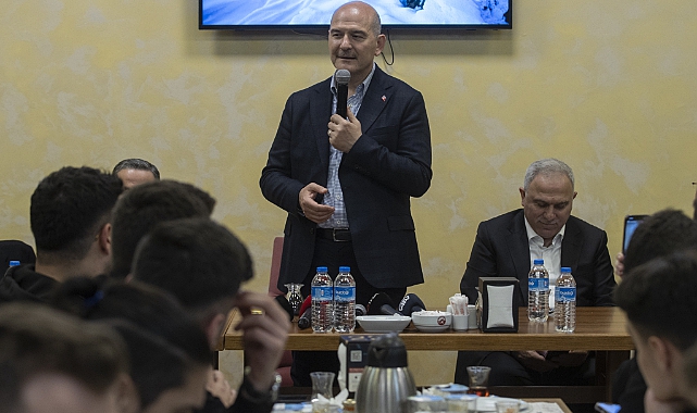 İçişleri Bakanı Soylu, İstanbul'da Gençlerle Sahur Programında Konuştu