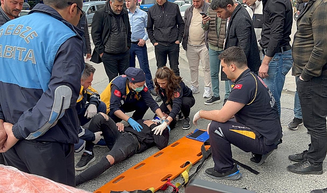 Kocaeli&#039;de Otomobille Motosiklet Çarpıştı