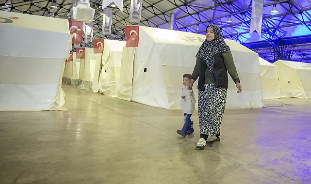 Nefes Borusuna Şeker Kaçan Depremzede Çocuğu Asker Kurtardı